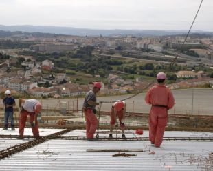 No Gai&aacute;s, e Compostela ao fondo