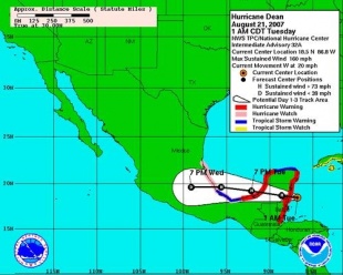 Imaxe e gr&aacute;fico do furac&aacute;n 'Dean' sobre o Caribe