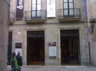 A sede da Fundaci&oacute;n Caixa Galicia en Compostela, onde se prensetou o informe econ&oacute;mico 2007