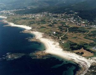 Vista a&eacute;rea da praia do Mar de Lira
