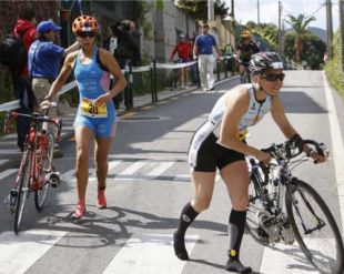 A bicicleta &eacute; a disciplina na que Saleta (esquerda) se sente m&aacute;is c&oacute;moda