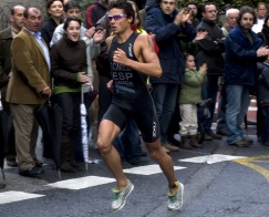G&oacute;mez Noya correndo por Pontevedra