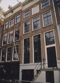 Unha imaxe da "casa de atr&aacute;s", o edificio de oficinas onde se agocharon os Frank