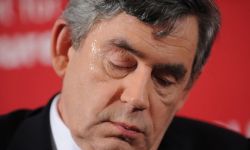 A fotograf&iacute;a do primeiro ministro brit&aacute;nico, Gordon Brown, que acompa&ntilde;a a noticia en The Guardian