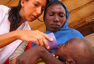 A malaria mata ao ano 3 mill&oacute;ns de persoas (varios centos ao d&iacute;a)
