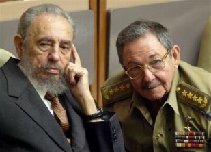 Fidel e o seu irm&aacute;n Ra&uacute;l Castro