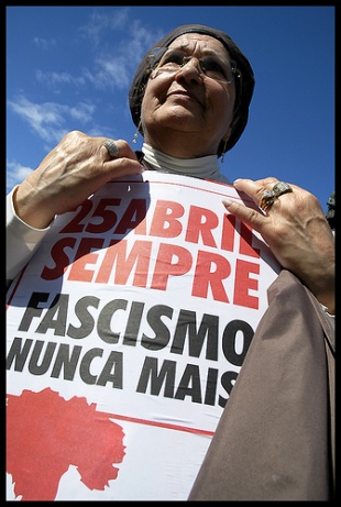 Na manifestaci&oacute;n anual do 25 de abril / Flickr: luismiguelmartins
