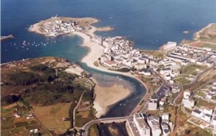 Unha imaxe da vila de San Cibrao. O Castro at&oacute;pase na zona do faro, na parte esquerda