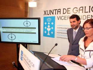 Anxo Quintana e Carme Ad&aacute;n durante a presentaci&oacute;n