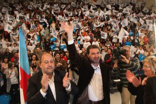 Quintana pecha campa&ntilde;a en Vigo. Na imaxe, nun mitin en Ourese / Fotograf&iacute;as: Flickr dos partidos