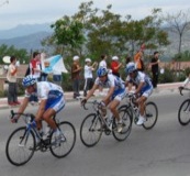Os ciclistas competir&aacute;n individualmente e contra o crono