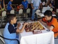 Lucas Abal, o campi&oacute;n, xogando contra Shiau Sun Wei
