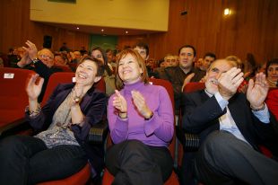 A secretaria de Organizaci&oacute;n do PSOE, Leire Paj&iacute;n, o pasado 10 de febreiro durante un acto de precampa&ntilde;a, con Mar Barc&oacute;n e Vicente Irisarri