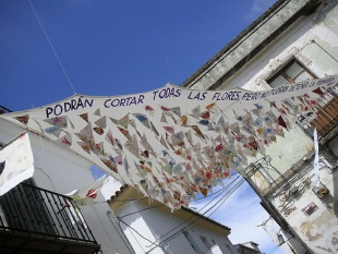 Imaxe tirada nunha vila de C&oacute;rdoba, onde se fixeron varias mobilizaci&oacute;ns contra a violencia de x&eacute;nero / Flickr: ro_lo_be