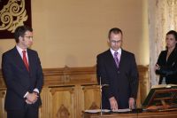 V&aacute;zquez Abad con Feijoo durante a s&uacute;a toma de posesi&oacute;n (clic para ampliar)