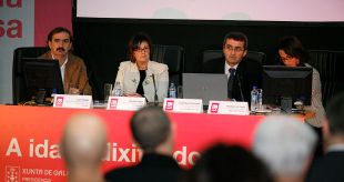 Luis Collado; Marisol L&oacute;pez, secretaria xeral de Pol&iacute;tica Ling&uuml;&iacute;stica; Xos&eacute; Mar&iacute;a Pousada, director da ETSET de Vigo, e Montserrat Pardo, de Microsoft Ib&eacute