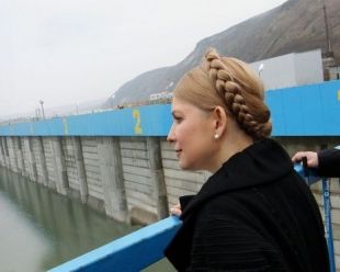 A principal l&iacute;der da oposici&oacute;n e, segundo as enquisas, a pos&iacute;bel ga&ntilde;adora das elecci&oacute;ns, Yulia Tymoshenko