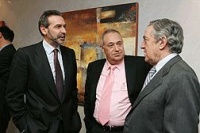 Jove, entre o conselleiro de Econom&iacute;a, Fern&aacute;ndez Antonio, e antigo xerente de Citr&ouml;en, Javier Riera