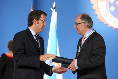 Feijoo entrega a Medalla de Galiza a Gonz&aacute;lez Laxe