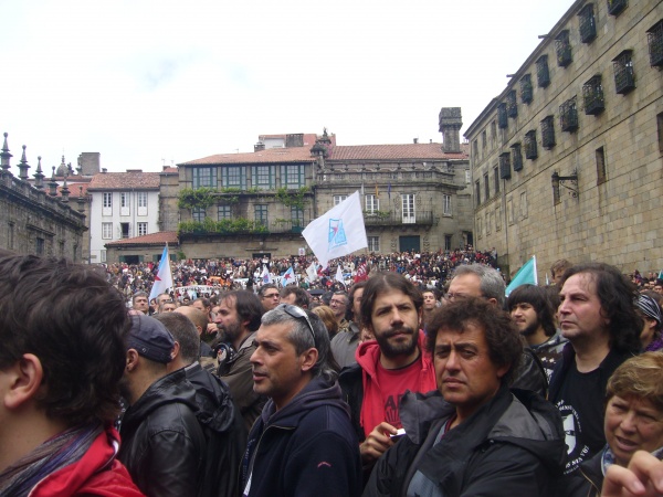 Manifestaci&oacute;n polo dereito a vivirmos en galego